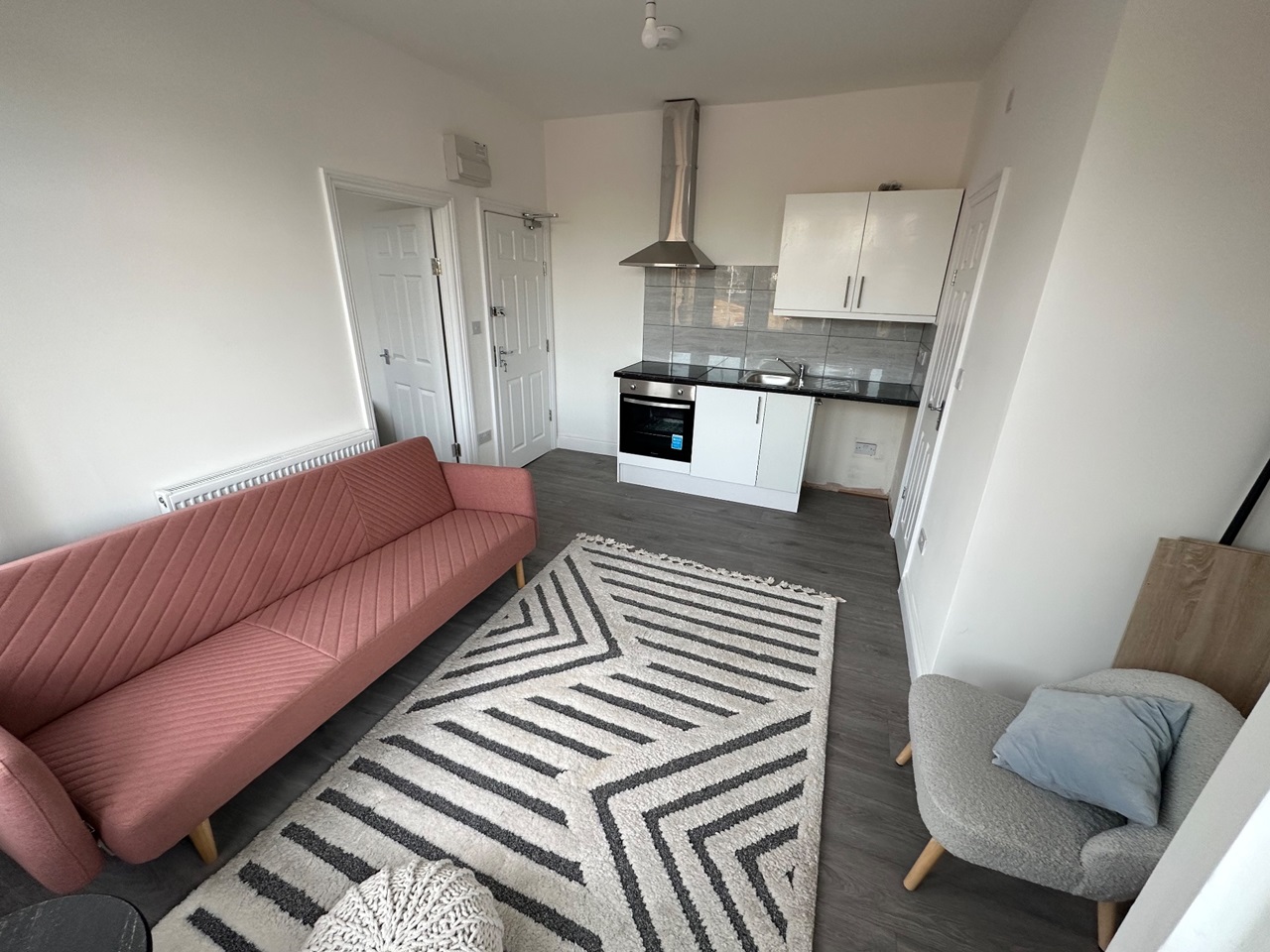 London 1 Bed Flat, Goodmayes Lane, IG3 To Rent Now for £1,650.00 p/m