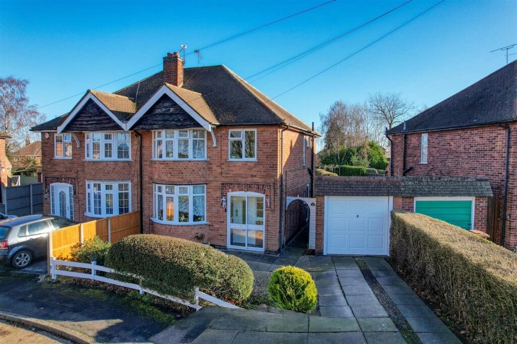 3 Bed Semi-Detached House, Queensgate Drive Birstall, LE4, N1 7GU