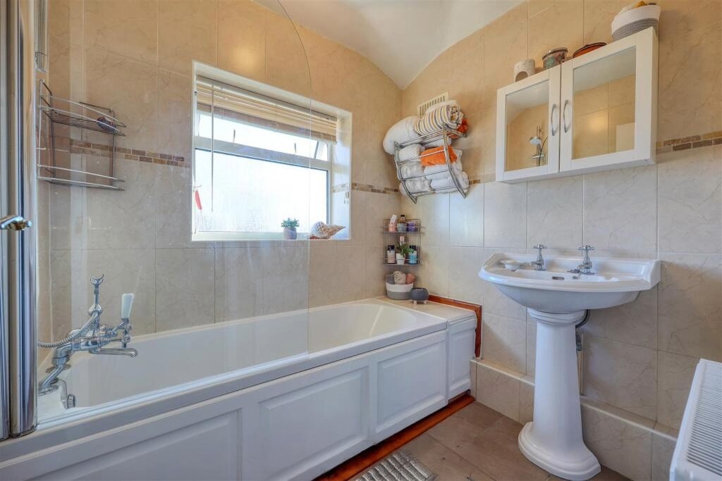 Additional image 8 of 3 Bed Semi-Detached House, Queensgate Drive Birstall, LE4, N1 7GU