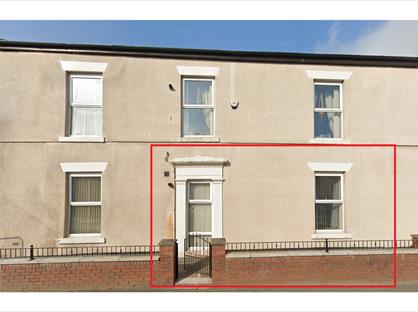 2 Bed Flat, Oldham Road, OL2