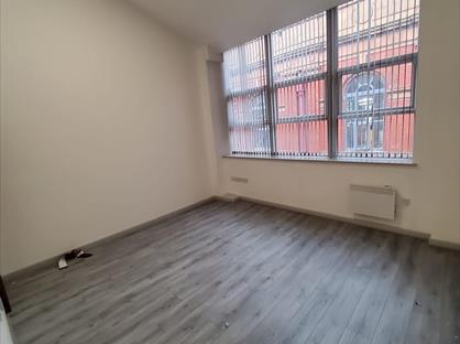 2 Bed Flat, Drake Street, OL16
