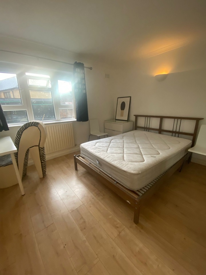 London Room in a Shared House, Macroom House, W9 To Rent Now for £