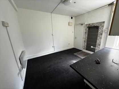 1 Bed Flat, Claughton Rd, DY2