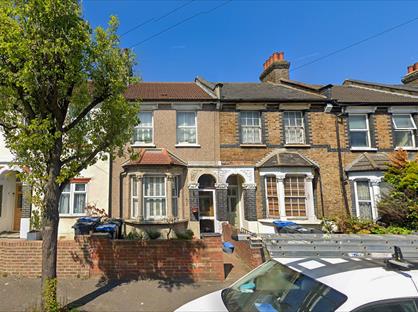 3 Bed Terraced House, Dundee Road, SE25