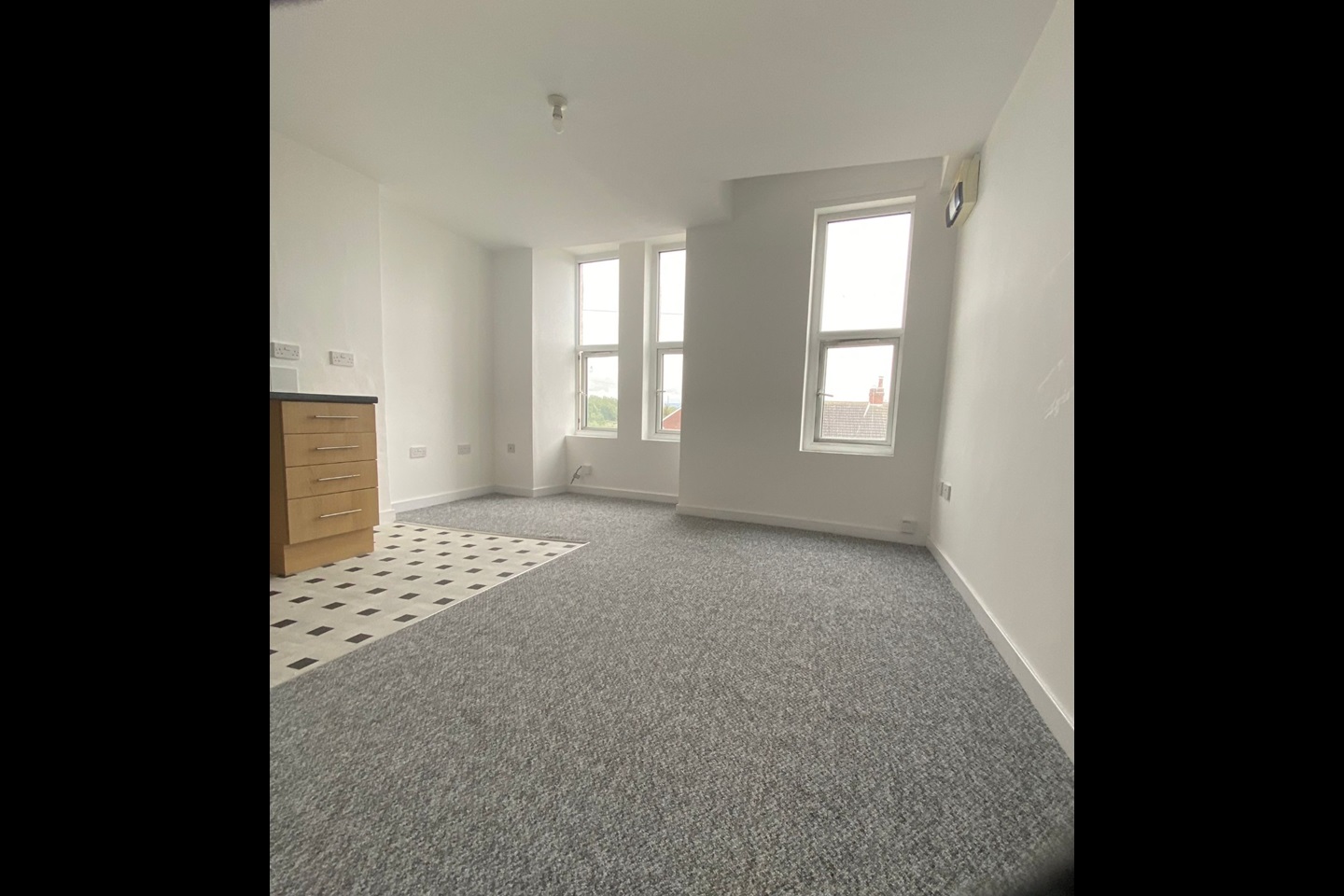 Redcar Studio Flat, York Road, TS10 To Rent Now for £475.00 p/m