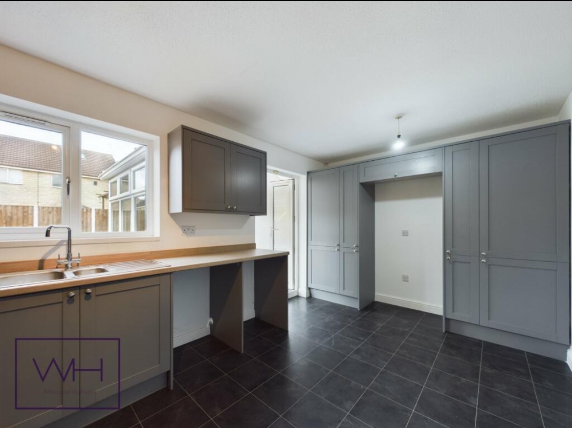 Balby, Doncaster 3 Bed SemiDetached House, Farlawns Court, DN4 To