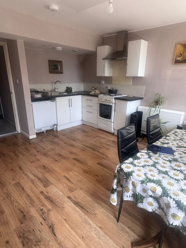 2 Bed Flat, Two Mile Hill Road, BS15