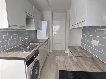 2 Bed Flat, Crendon Street, HP13