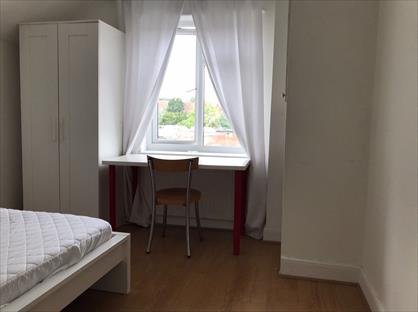 Room in a Shared House, Steventon Road, W12