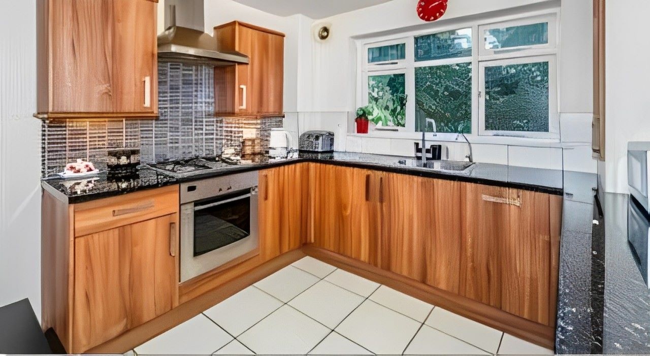 Maidenhead 2 Bed Flat, Lamesley House, SL6 To Rent Now for £1,550.