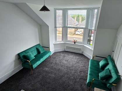 2 Bed Flat, Charming, AB24