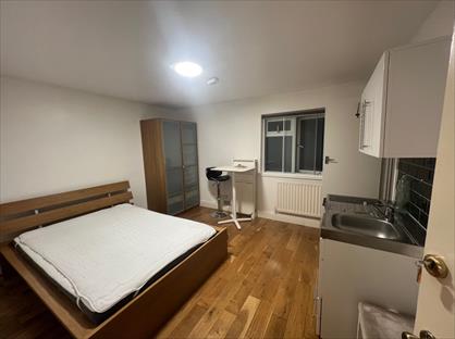 Studio Flat, Westway, W12