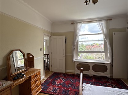 1 Bed Flat, Sheen Road, TW10
