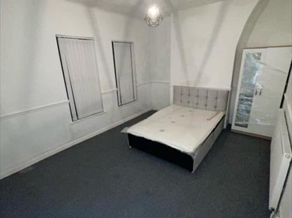 Room in a Shared House, Peter Road, L4