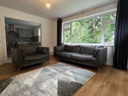 2 Bed Flat, Menlove Avenue, L18