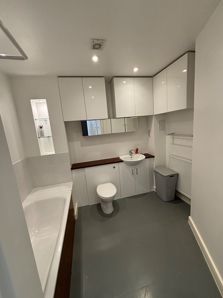 Greenhithe Room in a Shared Flat, Waterstone Way, DA9 To Rent Now