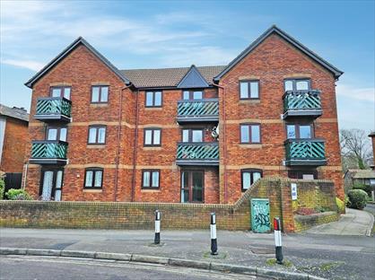 1 Bed Flat, Lake House, SO15