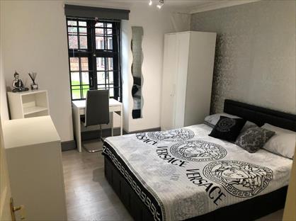 Room in a Shared Flat, Ealing, W5