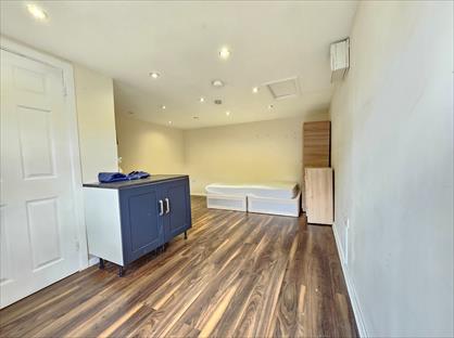 Studio Flat, Little Malgraves Industrial Estate, RM14