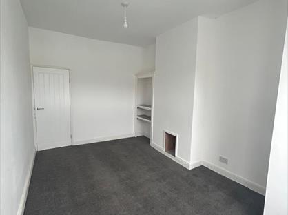 1 Bed Flat, Courtybella Terrace, NP20