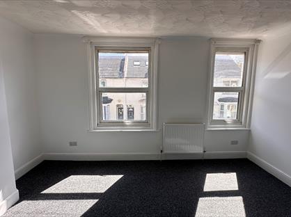 1 Bed Flat, Balmoral Road, ME7