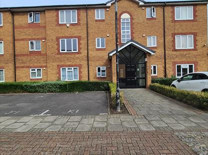 2 Bed Flat, Pullman Place, SE9