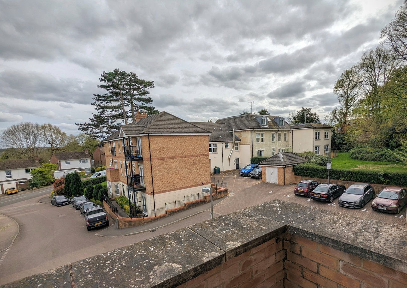 Hemel Hempstead 2 Bed Flat, Adrian Close, HP1 To Rent Now for £