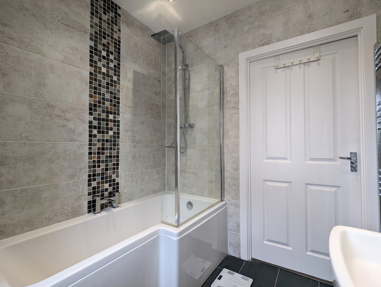 Hemel Hempstead 2 Bed Flat, Adrian Close, HP1 To Rent Now for £