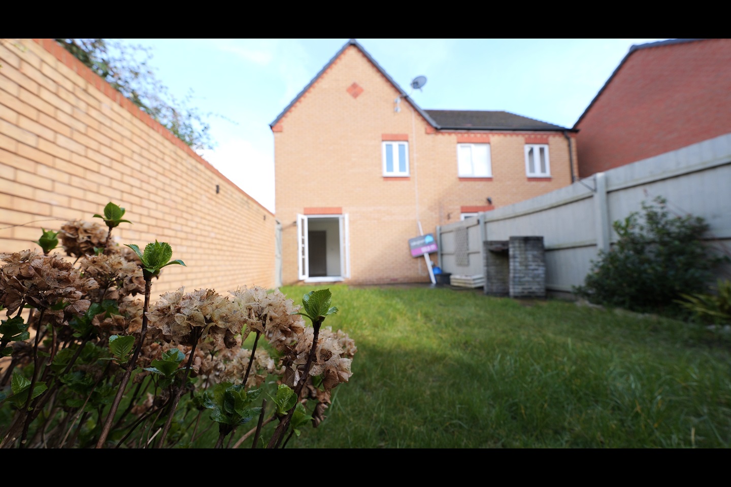 Dudley 3 Bed SemiDetached House, Wellspring Gardens, DY2 To Rent