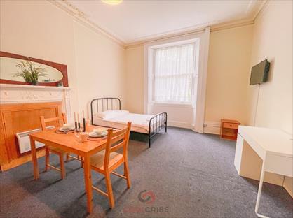 Studio Flat, Sussex Gardens, W2