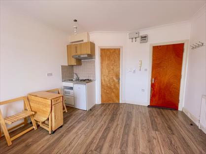Studio Flat, West Hendon Broadway, NW9