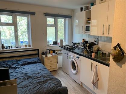 Studio Flat, High Road, N20