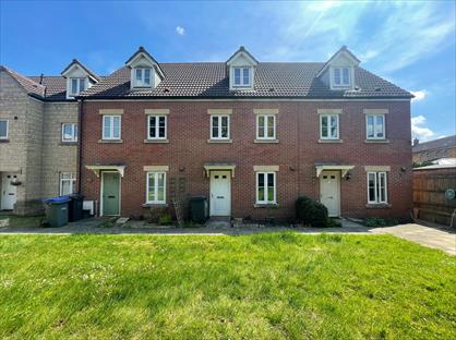 3 Bed Terraced House, Cavell Court, BA14