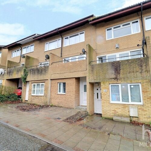 Conniburrow, Milton Keynes Room in a Shared House, Marjoram Place
