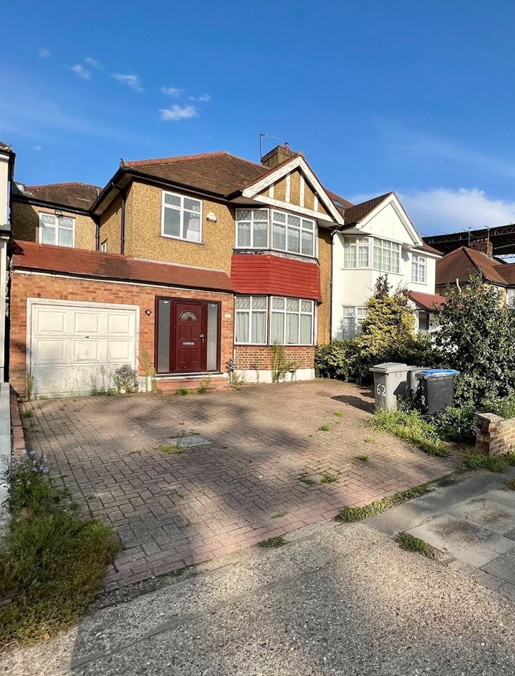 London 4 Bed SemiDetached House, Salmon Street, NW9 To Rent Now