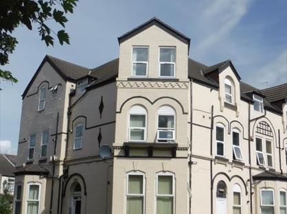 Bedsit, Clowes Street, M7