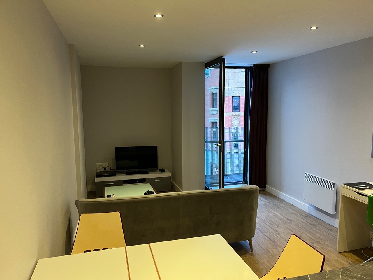 1 Bed Flat, Shudehill, M4 photo 2