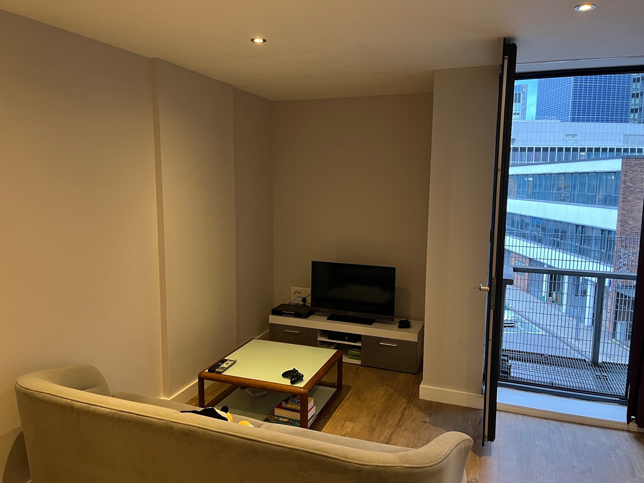 1 Bed Flat, Shudehill, M4 photo 3