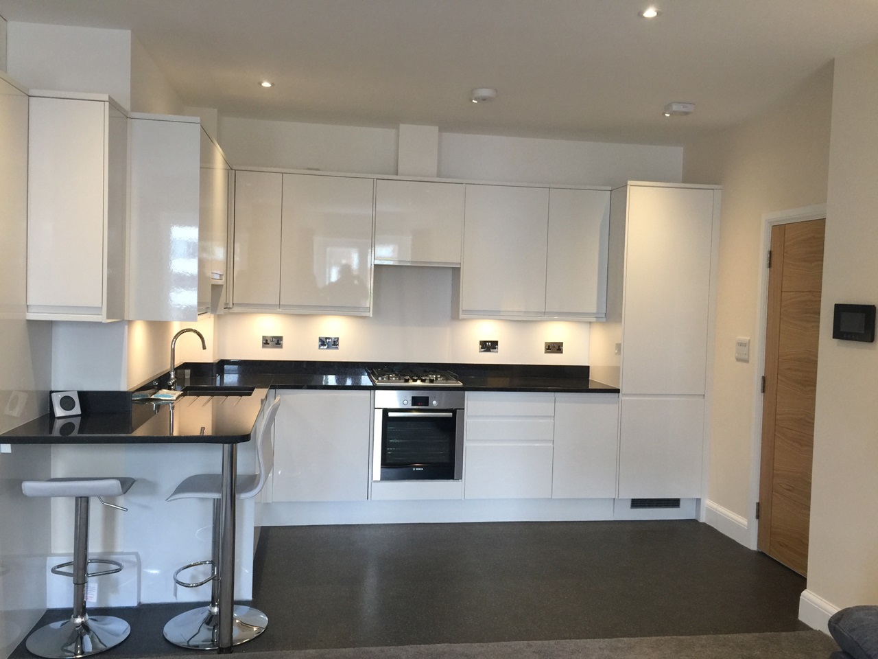 Raynes Park 1 Bed Flat, Durham Road, SW20 To Rent Now for £1,600.00 p/m