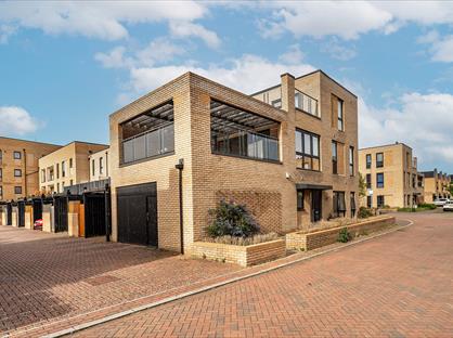 4 Bed End Terrace, Whittle Avenue, CB2