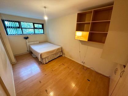 Room in a Shared Flat, Elephant Lane, SE16