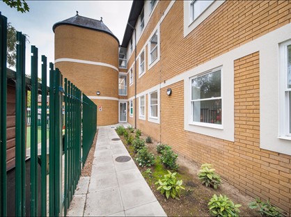 1 Bed Flat, Cricket Green, CR4