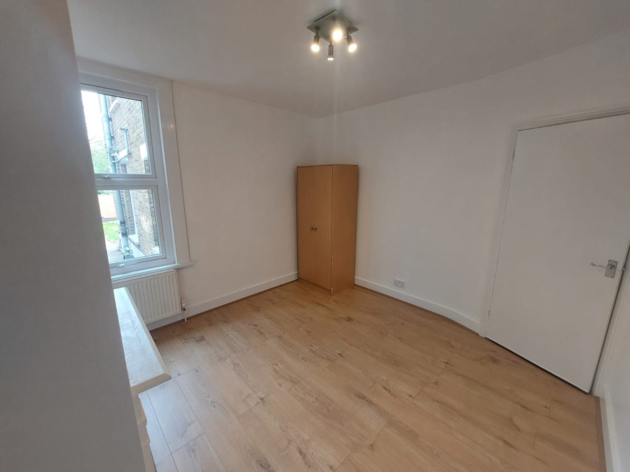 London 2 Bed Queen Mary Road, SE19 To Rent Now for £