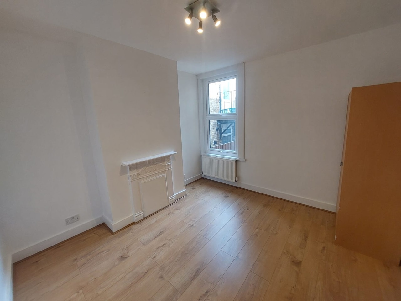 London 2 Bed Queen Mary Road, SE19 To Rent Now for £