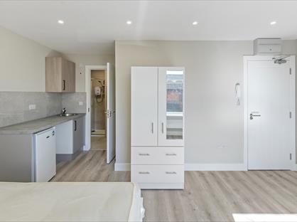 Studio Flat, Rusham Road, TW20