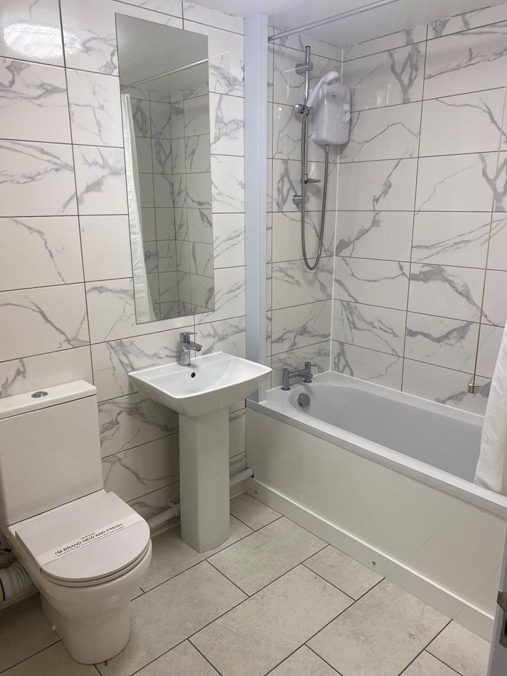 Feltham 2 Bed Flat, Redford Close, TW13 To Rent Now for £1,450.00 p/m