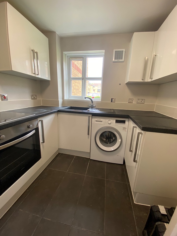 Feltham 2 Bed Flat, Redford Close, TW13 To Rent Now for £1,450.00 p/m