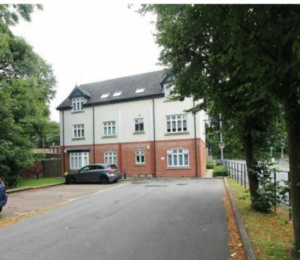 Leeds 1 Bed Flat, Oak Tree Lane, LS14 To Rent Now for £935.00 p/m