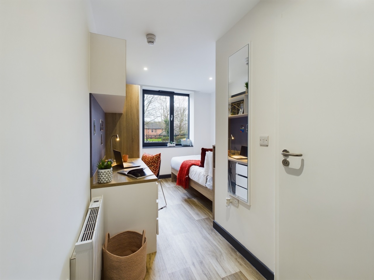 Coventry Room in a Shared House, Stoney Stanton Road, CV1 To Rent Now for £473.00 p/m