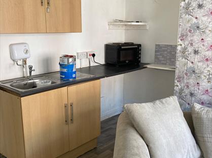 Studio Flat, Waterloo Rd, ST1